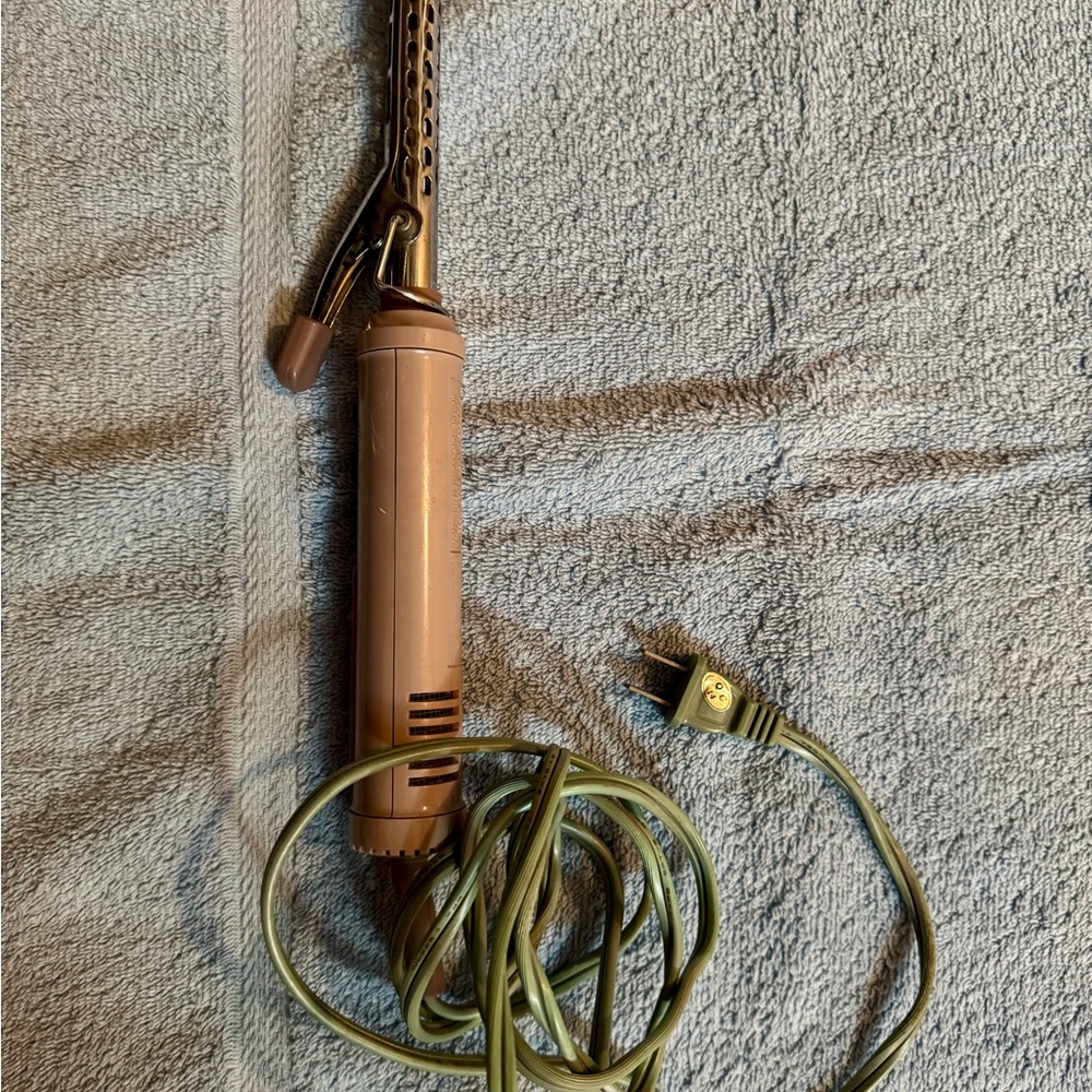 Brown Hair Styling Tool for Effortless Elegance